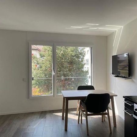 PrillyProche Lausanne: Studio Bien Equipeアパートメント エクステリア 写真